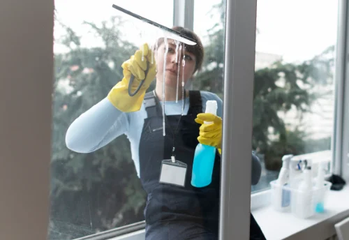 Nettoyage de vitres intérieures et extérieures à Bourbriac